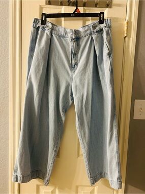Universal Thread Light Blue Relaxed Pleated Men’s Jeans